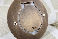Prise à clapet étanche IP44 ronde bronze Platinum