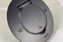 Prise à clapet étanche IP44 ronde brun  Platinum